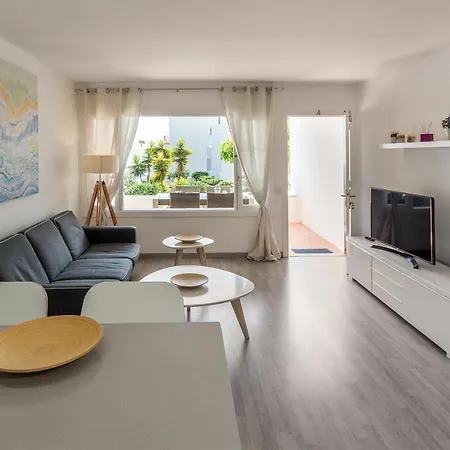 Conylanza Bastian Beach דירה